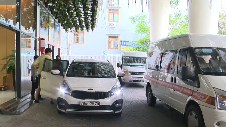 Những lưu ý cho hơn 820.000 phương tiện thuộc diện phải đổi biển vàng - Ảnh 1. Những lưu ý cho hơn 820.000 phương tiện thuộc diện phải đổi biển vàng - Ảnh 1.