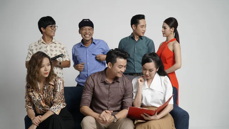 Những nhân viên gương mẫu: Phía sau mặt tối nơi công sở vẫn có sự ấm áp của tình đồng nghiệp - Ảnh 2. Những nhân viên gương mẫu: Phía sau mặt tối nơi công sở vẫn có sự ấm áp của tình đồng nghiệp - Ảnh 2.