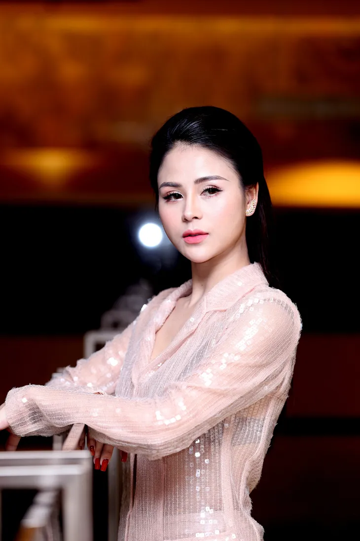 Dàn diễn viên xinh đẹp của Những nhân viên gương mẫu - Ảnh 2. Dàn diễn viên xinh đẹp của Những nhân viên gương mẫu - Ảnh 2.