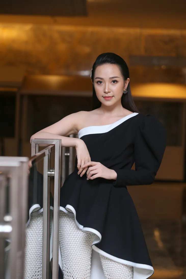 Dàn diễn viên xinh đẹp của Những nhân viên gương mẫu - Ảnh 6. Dàn diễn viên xinh đẹp của Những nhân viên gương mẫu - Ảnh 6.