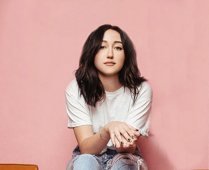 Noah Cyrus: Đi tìm sự công nhận, thoát khỏi cái bóng của chị gái Miley Cyrus - Ảnh 6. Noah Cyrus: Đi tìm sự công nhận, thoát khỏi cái bóng của chị gái Miley Cyrus - Ảnh 6.