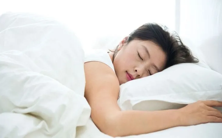 Những thói quen khi ngủ gây hại cho sức khỏe - Ảnh 8. Những thói quen khi ngủ gây hại cho sức khỏe - Ảnh 8.