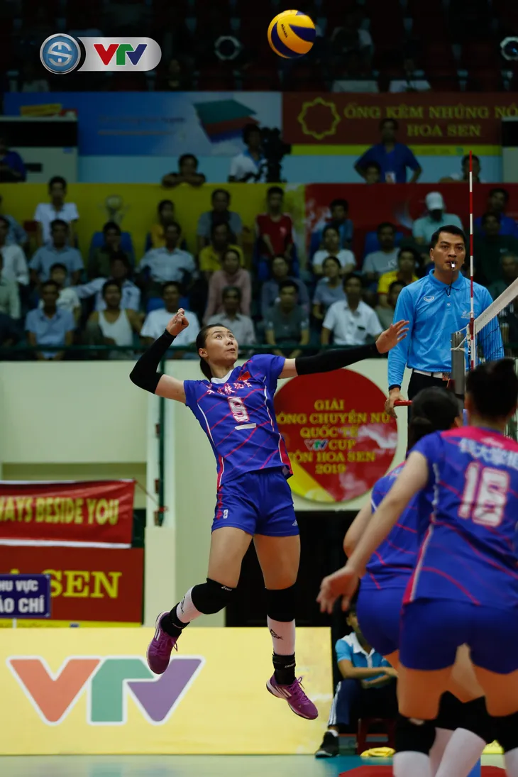 ẢNH: Những khoảnh khắc ấn tượng trong ngày thi đấu thứ 4 VTV Cup Tôn Hoa Sen 2019 - Ảnh 7. ẢNH: Những khoảnh khắc ấn tượng trong ngày thi đấu thứ 4 VTV Cup Tôn Hoa Sen 2019 - Ảnh 7.