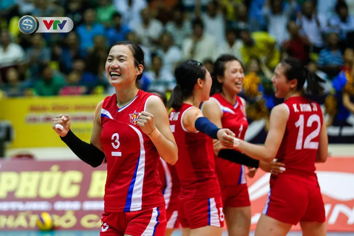ẢNH: Những khoảnh khắc ấn tượng trong ngày thi đấu thứ 4 VTV Cup Tôn Hoa Sen 2019 - Ảnh 12. ẢNH: Những khoảnh khắc ấn tượng trong ngày thi đấu thứ 4 VTV Cup Tôn Hoa Sen 2019 - Ảnh 12.