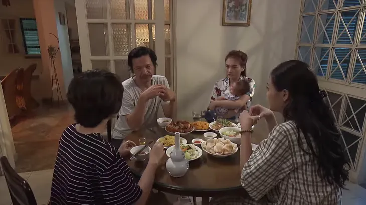 Về nhà đi con - Tập 82: Bố Sơn quyết định lui về hậu trường, không can thiệp vào cuộc sống tình cảm của các con - Ảnh 2. Về nhà đi con - Tập 82: Bố Sơn quyết định lui về hậu trường, không can thiệp vào cuộc sống tình cảm của các con - Ảnh 2.