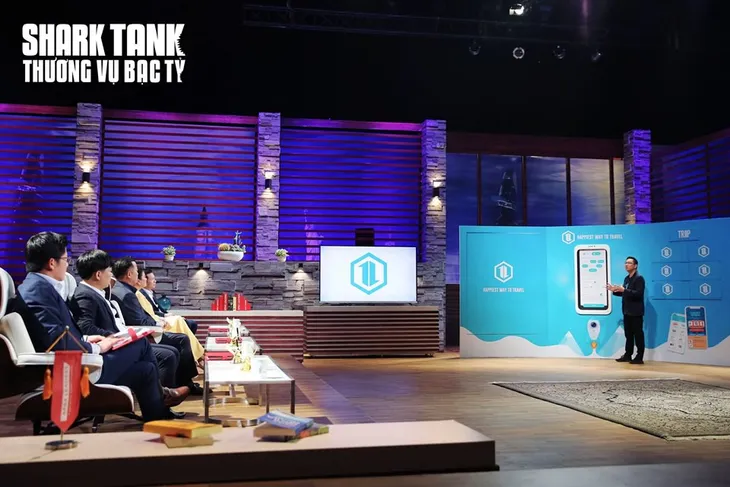 Shark Tank Việt Nam: 4 cá mập lắc đầu, một mình Shark Việt rót 500.000 USD vào ứng dụng du lịch - Ảnh 1. Shark Tank Việt Nam: 4 cá mập lắc đầu, một mình Shark Việt rót 500.000 USD vào ứng dụng du lịch - Ảnh 1.