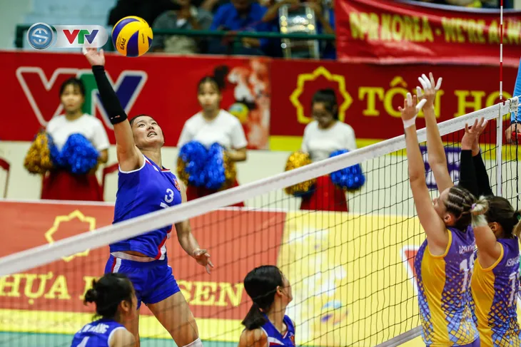 ẢNH: Những khoảnh khắc ấn tượng trong ngày thi đấu 8/8 VTV Cup Tôn Hoa Sen 2019 - Ảnh 10. ẢNH: Những khoảnh khắc ấn tượng trong ngày thi đấu 8/8 VTV Cup Tôn Hoa Sen 2019 - Ảnh 10.