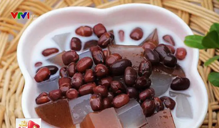 Chè đậu đỏ “cháy hàng” ngày Thất Tịch - Ảnh 1.