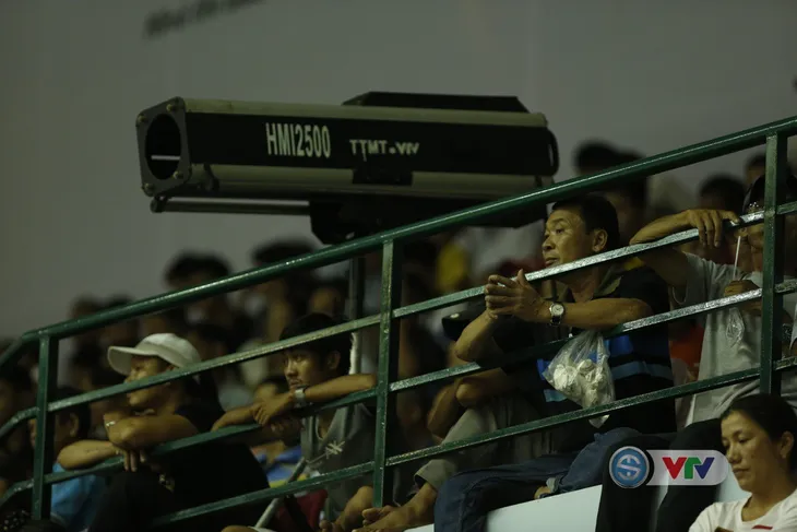 VTV Cup 2019: Bất chấp mưa lớn, người hâm mộ vẫn lấp kín nhà thi đấu tỉnh Quảng Nam - Ảnh 10. VTV Cup 2019: Bất chấp mưa lớn, người hâm mộ vẫn lấp kín nhà thi đấu tỉnh Quảng Nam - Ảnh 10.