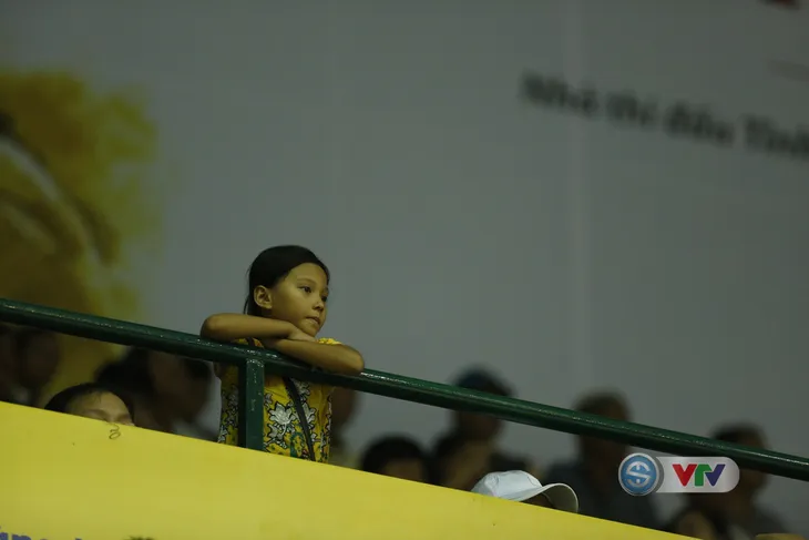 VTV Cup 2019: Bất chấp mưa lớn, người hâm mộ vẫn lấp kín nhà thi đấu tỉnh Quảng Nam - Ảnh 12. VTV Cup 2019: Bất chấp mưa lớn, người hâm mộ vẫn lấp kín nhà thi đấu tỉnh Quảng Nam - Ảnh 12.