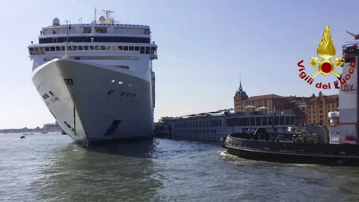 Venice cấm tàu du lịch cỡ lớn vào trung tâm thành phố - Ảnh 1. Venice cấm tàu du lịch cỡ lớn vào trung tâm thành phố - Ảnh 1.