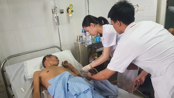 Cận cảnh ổ cặn mủ màng phổi mạn tính nguy hiểm - Ảnh 2. Cận cảnh ổ cặn mủ màng phổi mạn tính nguy hiểm - Ảnh 2.