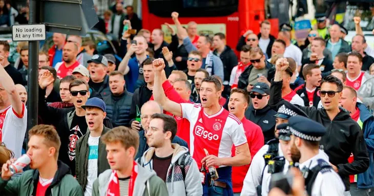Chelsea hạn chế cổ động viên Ajax vào sân tại Champions League - Ảnh 1. Chelsea hạn chế cổ động viên Ajax vào sân tại Champions League - Ảnh 1.