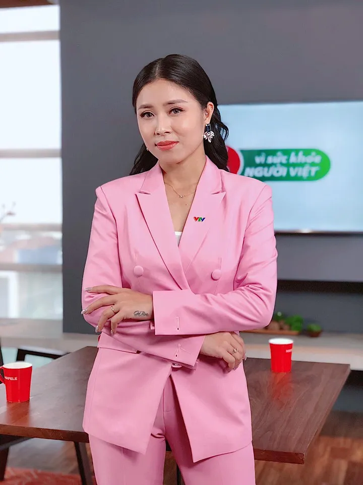 Chung kết Đường lên đỉnh Olympia năm thứ 19: Bốn MC dẫn dắt các điểm cầu là ai? - Ảnh 3. Chung kết Đường lên đỉnh Olympia năm thứ 19: Bốn MC dẫn dắt các điểm cầu là ai? - Ảnh 3.