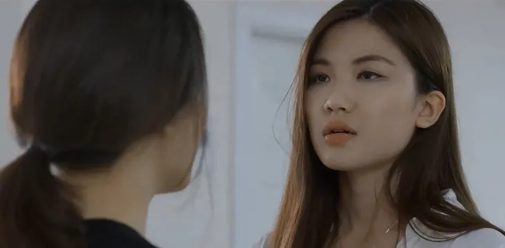 Hoa hồng trên ngực trái - Tập 12: Câng câng mặt thách thức Khuê (Hồng Diễm), Trà (Lương Thanh) ngay phút sau tái mặt - Ảnh 1. Hoa hồng trên ngực trái - Tập 12: Câng câng mặt thách thức Khuê (Hồng Diễm), Trà (Lương Thanh) ngay phút sau tái mặt - Ảnh 1.
