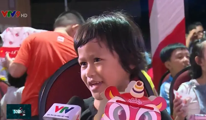 “Gắn kết yêu thương” mang Trung thu đến với trẻ em kém may mắn - Ảnh 1. “Gắn kết yêu thương” mang Trung thu đến với trẻ em kém may mắn - Ảnh 1.