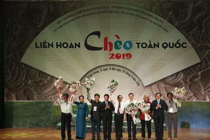 Khai mạc Liên hoan Chèo toàn quốc 2019: Đêm tôn vinh nghệ thuật truyền thống - Ảnh 3. Khai mạc Liên hoan Chèo toàn quốc 2019: Đêm tôn vinh nghệ thuật truyền thống - Ảnh 3.