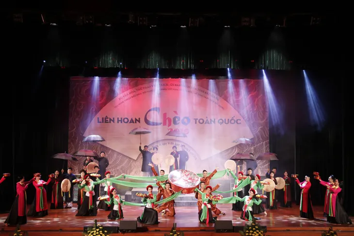 Khai mạc Liên hoan Chèo toàn quốc 2019: Đêm tôn vinh nghệ thuật truyền thống - Ảnh 4. Khai mạc Liên hoan Chèo toàn quốc 2019: Đêm tôn vinh nghệ thuật truyền thống - Ảnh 4.