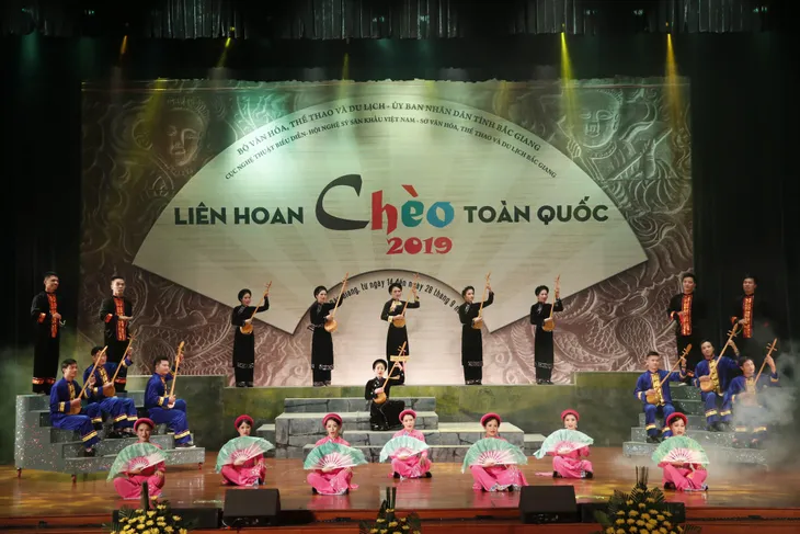 Khai mạc Liên hoan Chèo toàn quốc 2019: Đêm tôn vinh nghệ thuật truyền thống - Ảnh 5. Khai mạc Liên hoan Chèo toàn quốc 2019: Đêm tôn vinh nghệ thuật truyền thống - Ảnh 5.