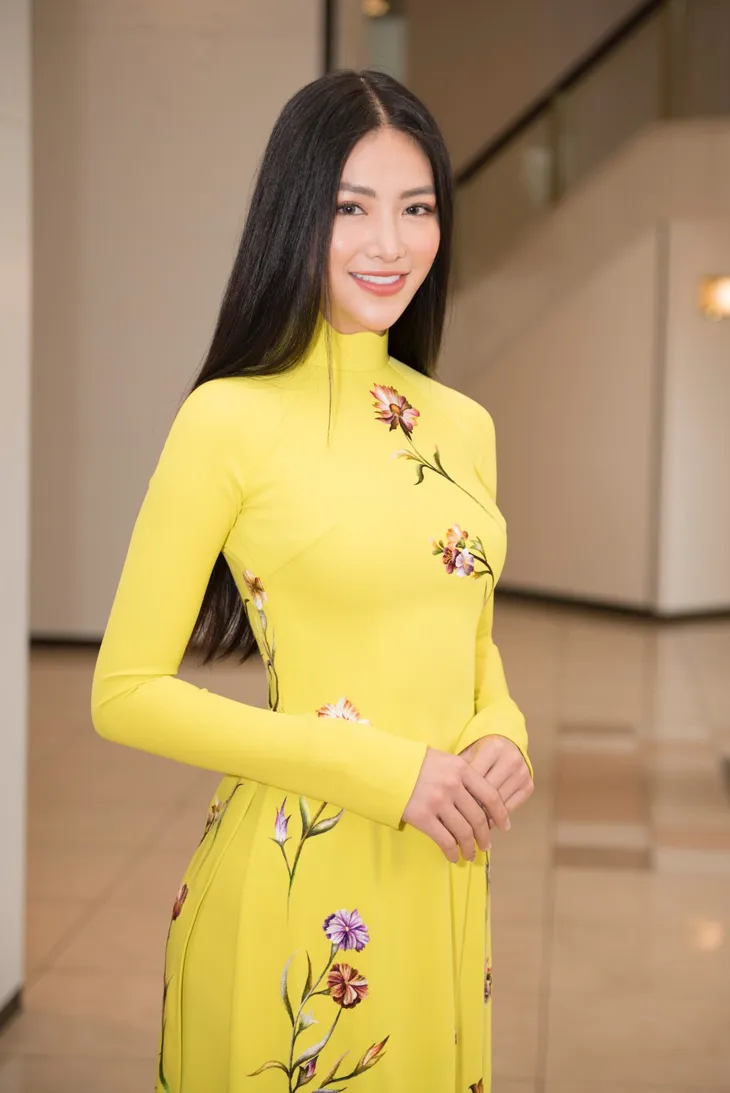 Hoa hậu Phương Khánh diện áo dài nền nã thăm tỉnh Fukuoka trong vai trò đại sứ Nhật ngữ - Ảnh 1. Hoa hậu Phương Khánh diện áo dài nền nã thăm tỉnh Fukuoka trong vai trò đại sứ Nhật ngữ - Ảnh 1.
