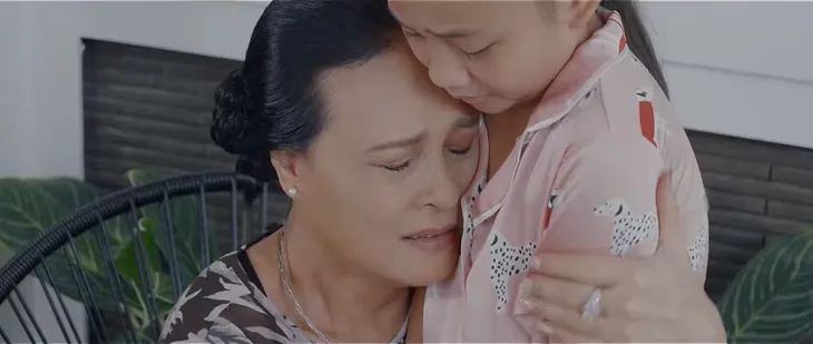 Hoa hồng trên ngực trái - Tập 13: Cam tâm nhắm mắt làm ngơ chuyện chồng ngoại tình, Khuê xin Thái đừng ly hôn - Ảnh 1. Hoa hồng trên ngực trái - Tập 13: Cam tâm nhắm mắt làm ngơ chuyện chồng ngoại tình, Khuê xin Thái đừng ly hôn - Ảnh 1.