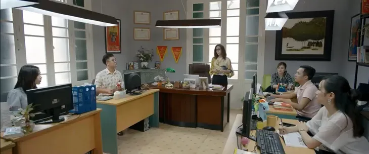 Những nhân viên gương mẫu - Tập 24: Chi (Kim Oanh) bị nghi là kẻ cơ hội, lợi dụng sếp Phong (Tiến Lộc) - Ảnh 1. Những nhân viên gương mẫu - Tập 24: Chi (Kim Oanh) bị nghi là kẻ cơ hội, lợi dụng sếp Phong (Tiến Lộc) - Ảnh 1.