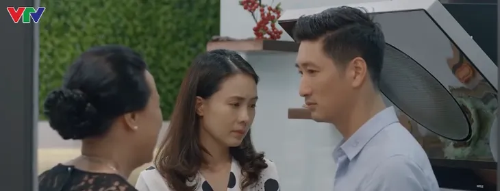 Hoa hồng trên ngực trái - Tập 13: Cam tâm nhắm mắt làm ngơ chuyện chồng ngoại tình, Khuê xin Thái đừng ly hôn - Ảnh 4. Hoa hồng trên ngực trái - Tập 13: Cam tâm nhắm mắt làm ngơ chuyện chồng ngoại tình, Khuê xin Thái đừng ly hôn - Ảnh 4.