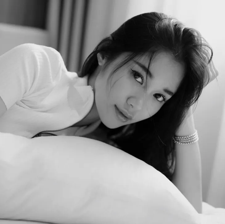 Ngắm nhan sắc đời thường trái ngược trên phim của nữ chính Đánh cắp giấc mơ - Ảnh 16. Ngắm nhan sắc đời thường trái ngược trên phim của nữ chính Đánh cắp giấc mơ - Ảnh 16.
