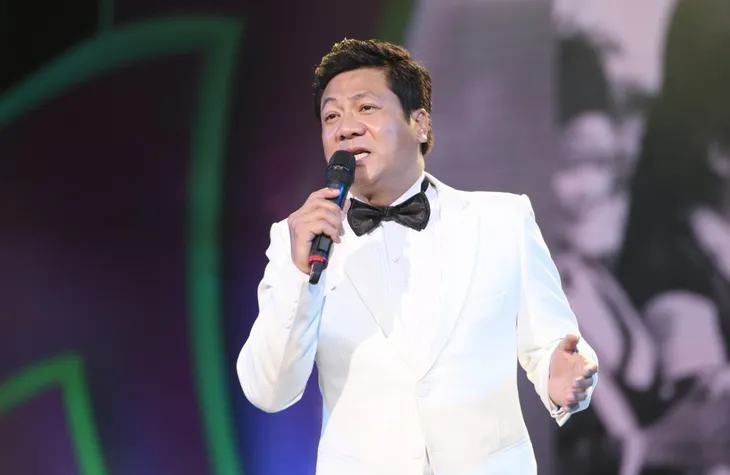“Nhớ mùa thu Hà Nội” – Đêm nhạc kỷ niệm 65 năm Ngày Giải phóng Thủ đô - Ảnh 5. “Nhớ mùa thu Hà Nội” – Đêm nhạc kỷ niệm 65 năm Ngày Giải phóng Thủ đô - Ảnh 5.