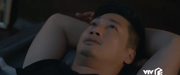 Hoa hồng trên ngực trái - Tập 13: Cam tâm nhắm mắt làm ngơ chuyện chồng ngoại tình, Khuê xin Thái đừng ly hôn - Ảnh 8. Hoa hồng trên ngực trái - Tập 13: Cam tâm nhắm mắt làm ngơ chuyện chồng ngoại tình, Khuê xin Thái đừng ly hôn - Ảnh 8.