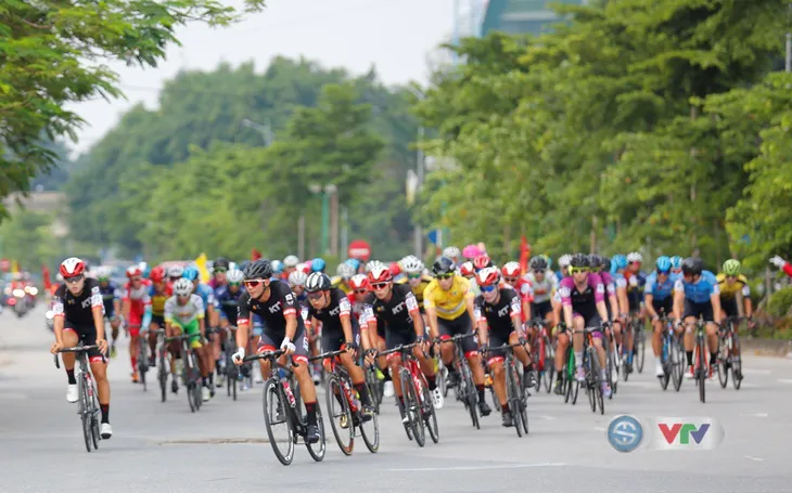 ẢNH: Những khoảnh khắc ấn tượng chặng 2 Giải xe đạp quốc tế VTV Cúp Tôn Hoa Sen 2019 - Ảnh 4. ẢNH: Những khoảnh khắc ấn tượng chặng 2 Giải xe đạp quốc tế VTV Cúp Tôn Hoa Sen 2019 - Ảnh 4.