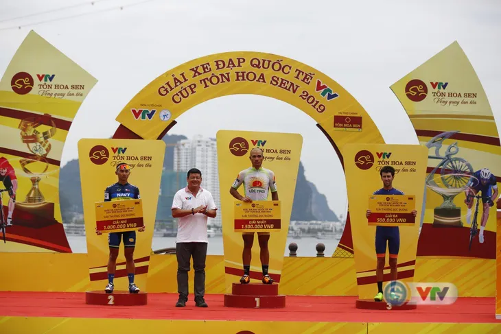 ẢNH: Những khoảnh khắc ấn tượng chặng 2 Giải xe đạp quốc tế VTV Cúp Tôn Hoa Sen 2019 - Ảnh 9. ẢNH: Những khoảnh khắc ấn tượng chặng 2 Giải xe đạp quốc tế VTV Cúp Tôn Hoa Sen 2019 - Ảnh 9.