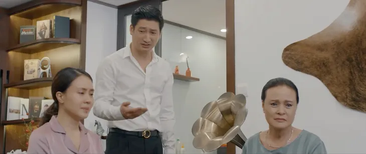 Hoa hồng trên ngực trái - Tập 9: Khuê được mẹ chồng bênh vực, Thái sai rành rành vẫn già mồm cãi cố - Ảnh 2. Hoa hồng trên ngực trái - Tập 9: Khuê được mẹ chồng bênh vực, Thái sai rành rành vẫn già mồm cãi cố - Ảnh 2.