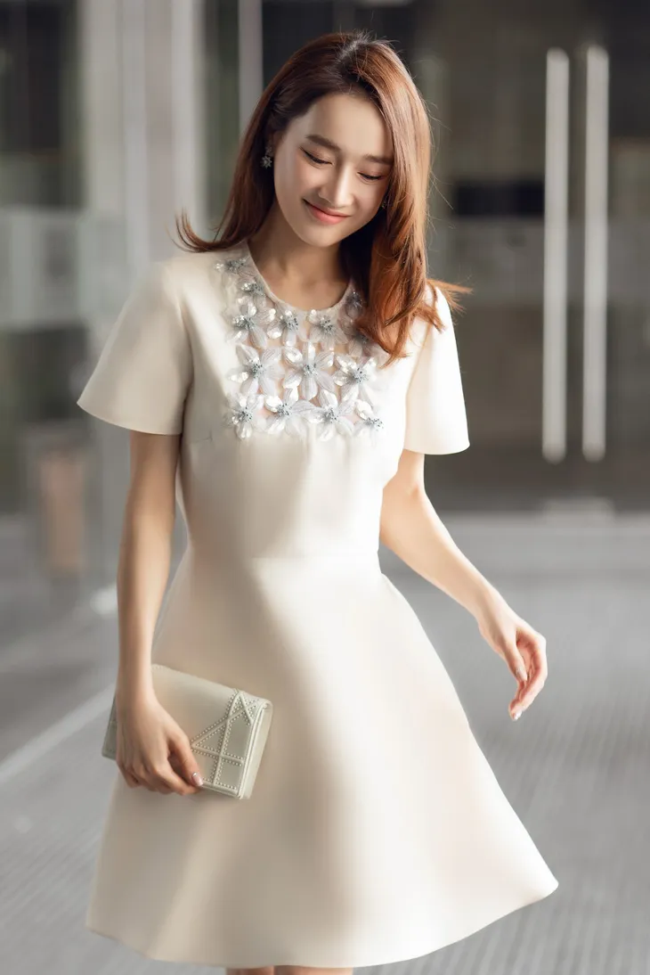 Nhã Phương xuất hiện xinh đẹp chấm thi Nhà biên kịch tài năng - Ảnh 4. Nhã Phương xuất hiện xinh đẹp chấm thi Nhà biên kịch tài năng - Ảnh 4.