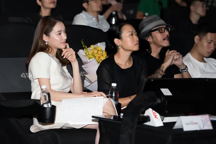 Nhã Phương xuất hiện xinh đẹp chấm thi Nhà biên kịch tài năng - Ảnh 5. Nhã Phương xuất hiện xinh đẹp chấm thi Nhà biên kịch tài năng - Ảnh 5.