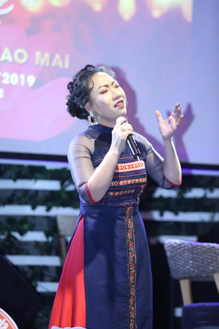 Sao mai Hiền Anh chính thức ra mắt MV “Ơn mẹ” - Ảnh 2. Sao mai Hiền Anh chính thức ra mắt MV “Ơn mẹ” - Ảnh 2.
