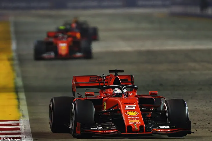 Đua xe F1: Sebastian Vettel giành chiến thắng tại GP Singapore 2019 - Ảnh 2. Đua xe F1: Sebastian Vettel giành chiến thắng tại GP Singapore 2019 - Ảnh 2.