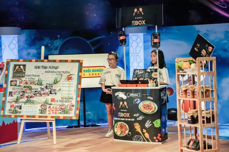 Kiddie Shark: Hai cô bé tiết lộ doanh thu hơn 100 triệu/ tháng từ kinh doanh đồ ăn - Ảnh 1. Kiddie Shark: Hai cô bé tiết lộ doanh thu hơn 100 triệu/ tháng từ kinh doanh đồ ăn - Ảnh 1.