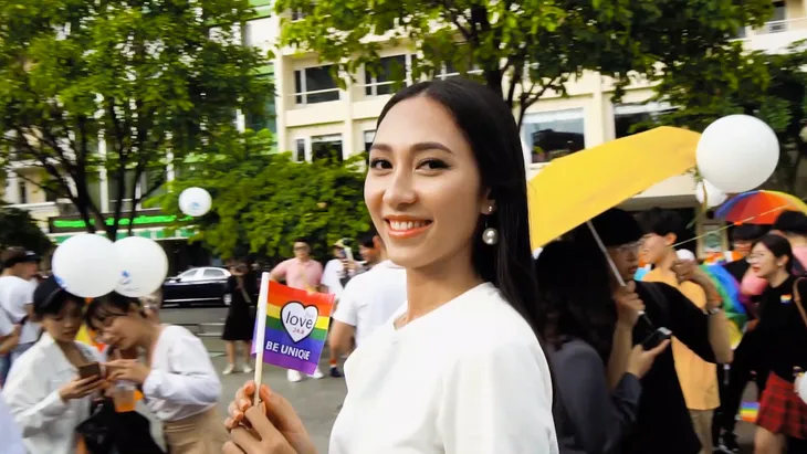 Thu Hiền quay clip cùng cộng đồng LGBT để dự thi Hoa hậu châu Á - Thái Bình Dương - Ảnh 5. Thu Hiền quay clip cùng cộng đồng LGBT để dự thi Hoa hậu châu Á - Thái Bình Dương - Ảnh 5.