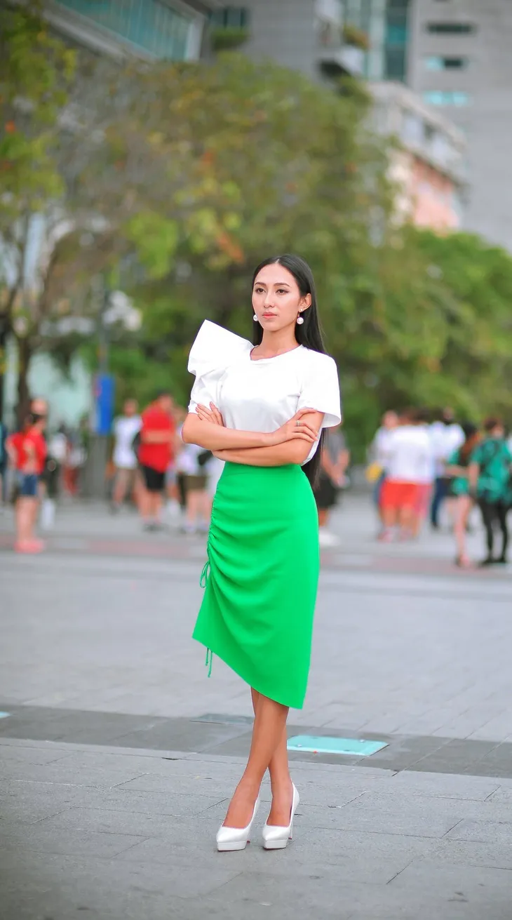 Thu Hiền quay clip cùng cộng đồng LGBT để dự thi Hoa hậu châu Á - Thái Bình Dương - Ảnh 7. Thu Hiền quay clip cùng cộng đồng LGBT để dự thi Hoa hậu châu Á - Thái Bình Dương - Ảnh 7.