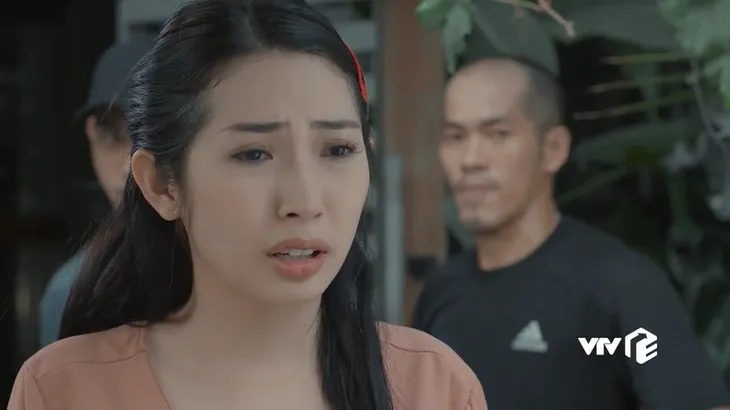 Bán chồng - Tập 20: Bị phát hiện dàn cảnh bắt cóc, Như sẽ bị đuổi thẳng cổ? - Ảnh 6. Bán chồng - Tập 20: Bị phát hiện dàn cảnh bắt cóc, Như sẽ bị đuổi thẳng cổ? - Ảnh 6.