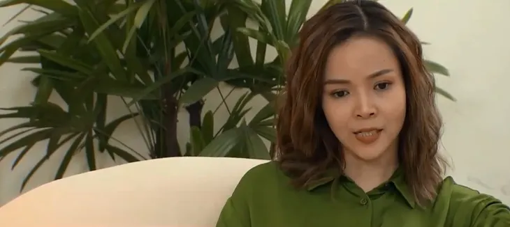Những nhân viên gương mẫu - Tập 28: Nguyệt (Diễm Hương) khó chịu khi Phong (Tiến Lộc) khen Chi (Kim Oanh) - Ảnh 2. Những nhân viên gương mẫu - Tập 28: Nguyệt (Diễm Hương) khó chịu khi Phong (Tiến Lộc) khen Chi (Kim Oanh) - Ảnh 2.