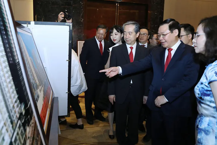 Chiêu đãi kỷ niệm 70 năm Quốc khánh CHND Trung Hoa - Ảnh 5. Chiêu đãi kỷ niệm 70 năm Quốc khánh CHND Trung Hoa - Ảnh 5.