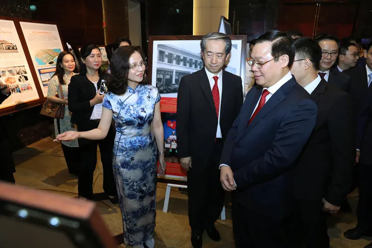 Chiêu đãi kỷ niệm 70 năm Quốc khánh CHND Trung Hoa - Ảnh 6. Chiêu đãi kỷ niệm 70 năm Quốc khánh CHND Trung Hoa - Ảnh 6.
