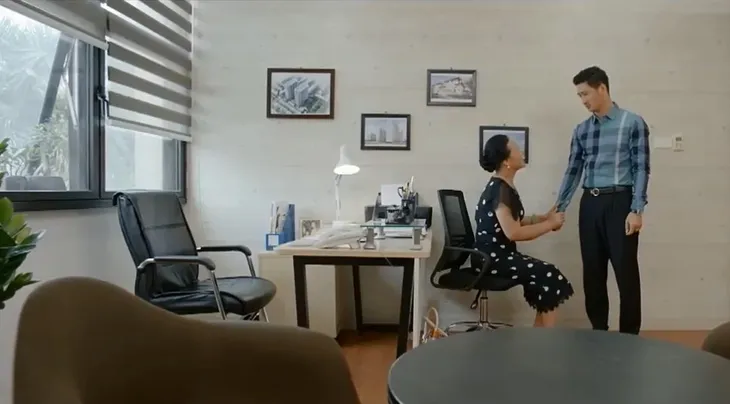 Hoa hồng trên ngực trái - Tập 16: Mẹ Thái tính toán chỉ nhận cháu, vứt một cục tiền cho hồ ly Trà (Lương Thanh) - Ảnh 1. Hoa hồng trên ngực trái - Tập 16: Mẹ Thái tính toán chỉ nhận cháu, vứt một cục tiền cho hồ ly Trà (Lương Thanh) - Ảnh 1.