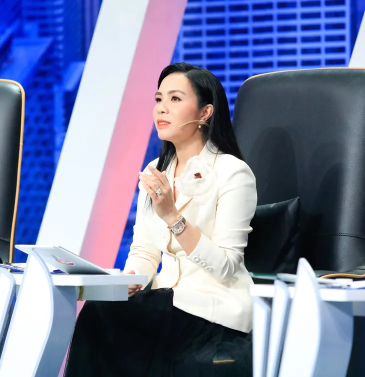 Cơ hội cho ai - Tập 3: Múa rìu qua mắt thợ, ứng viên bị Sếp Nam Tiến khuyên dùng chiêu khác - Ảnh 2. Cơ hội cho ai - Tập 3: Múa rìu qua mắt thợ, ứng viên bị Sếp Nam Tiến khuyên dùng chiêu khác - Ảnh 2.
