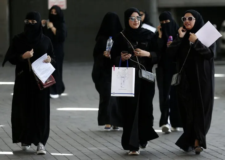 Saudi Arabia ban hành quy tắc ứng xử nơi công cộng cho du khách - Ảnh 1. Saudi Arabia ban hành quy tắc ứng xử nơi công cộng cho du khách - Ảnh 1.