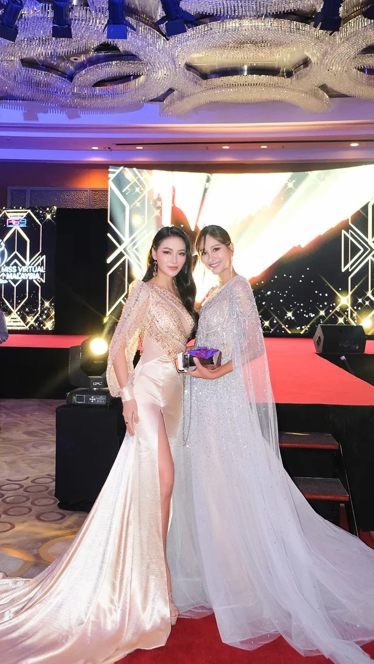 Hoa hậu Trái đất Phương Khánh đẹp hết nấc đọ sắc cùng Hoa hậu Hàn Quốc - Ảnh 3. Hoa hậu Trái đất Phương Khánh đẹp hết nấc đọ sắc cùng Hoa hậu Hàn Quốc - Ảnh 3.