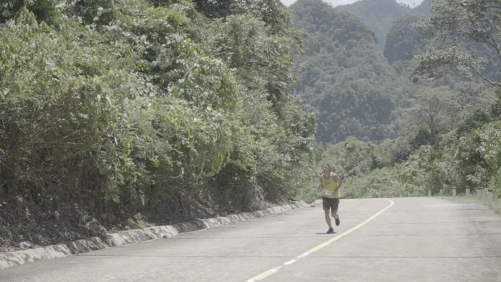 Revive Marathon xuyên Việt - Tập 3: Diễn viên Hữu Vi bứt phá về đích ở cự li 21km - Ảnh 1. Revive Marathon xuyên Việt - Tập 3: Diễn viên Hữu Vi bứt phá về đích ở cự li 21km - Ảnh 1.