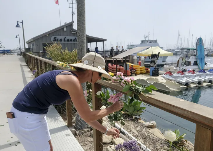 Cháy tàu kinh hoàng ở ngoài khơi California, Mỹ, hơn 30 người thiệt mạng - Ảnh 9. Cháy tàu kinh hoàng ở ngoài khơi California, Mỹ, hơn 30 người thiệt mạng - Ảnh 9.